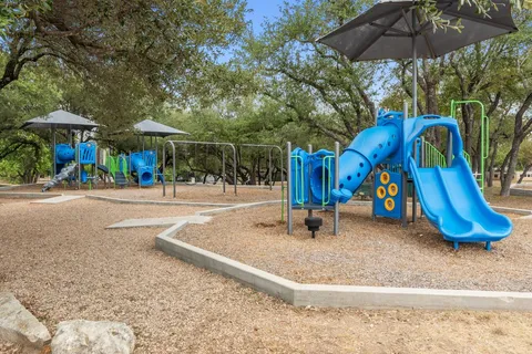 $1,300,000 | 1 Sparrowglen Lane, The Hills, TX 78738