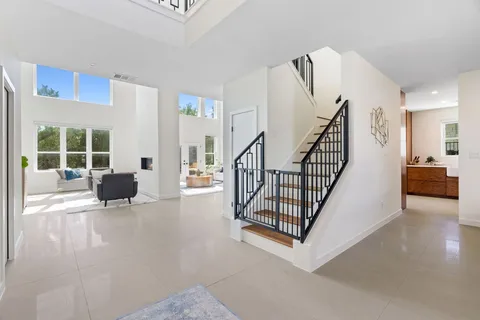 $1,300,000 | 1 Sparrowglen Lane, The Hills, TX 78738