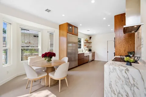 $1,300,000 | 1 Sparrowglen Lane, The Hills, TX 78738