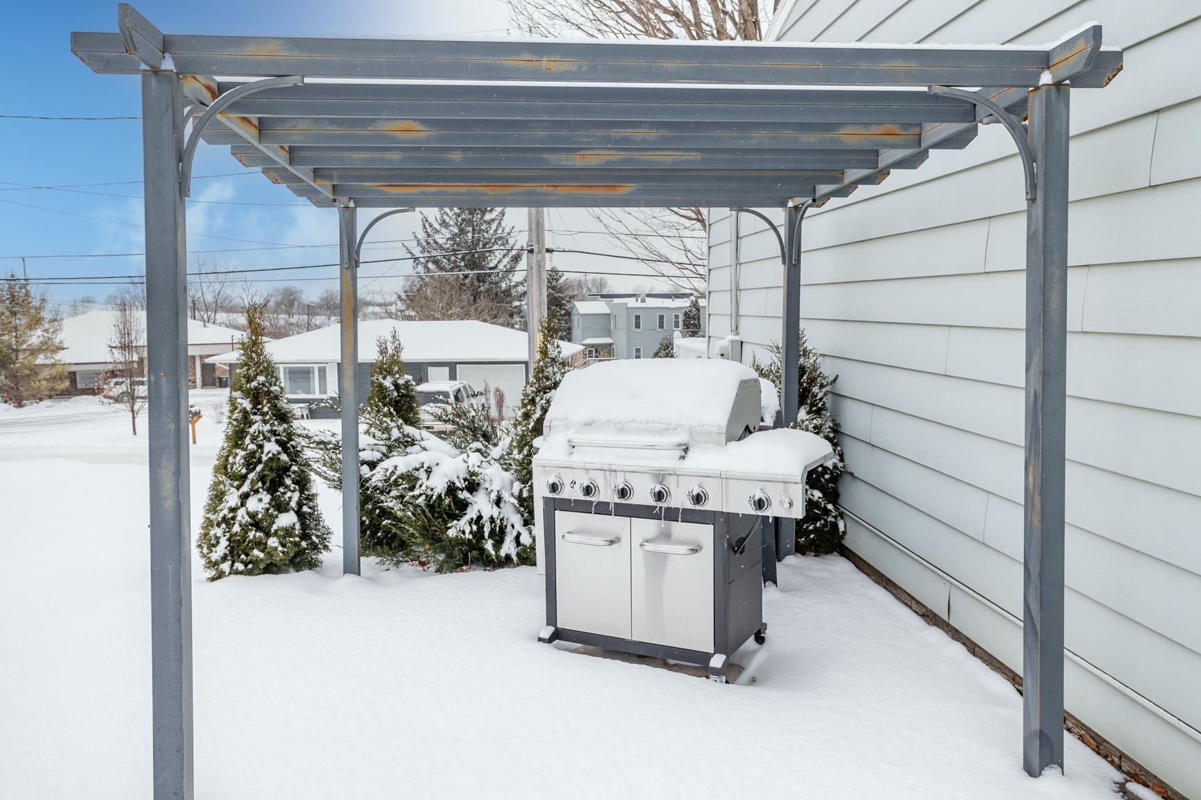 120 Highland Avenue Iron Ridge, WI 53035 - Photo 5 of 36