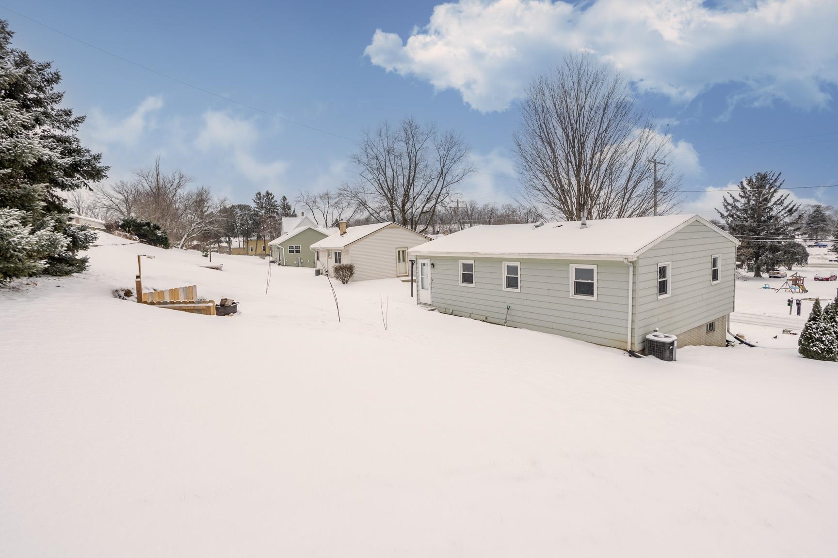 120 Highland Avenue Iron Ridge, WI 53035 - Photo 6 of 36