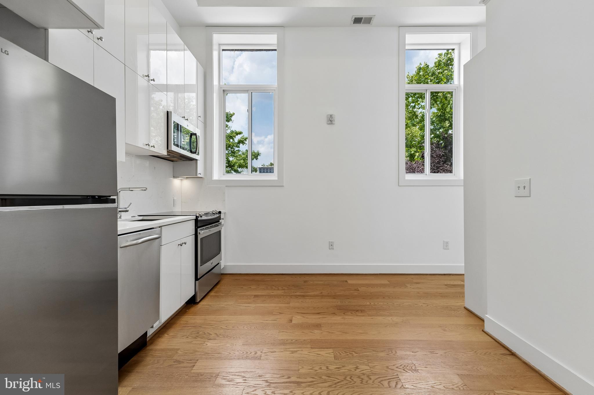 1211 G Street Southeast, Unit 5 Washington, DC 20003 - Photo 6 of 23
