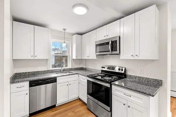 $799,000 | 5 Lafayette Road, Ipswich, MA 01938
