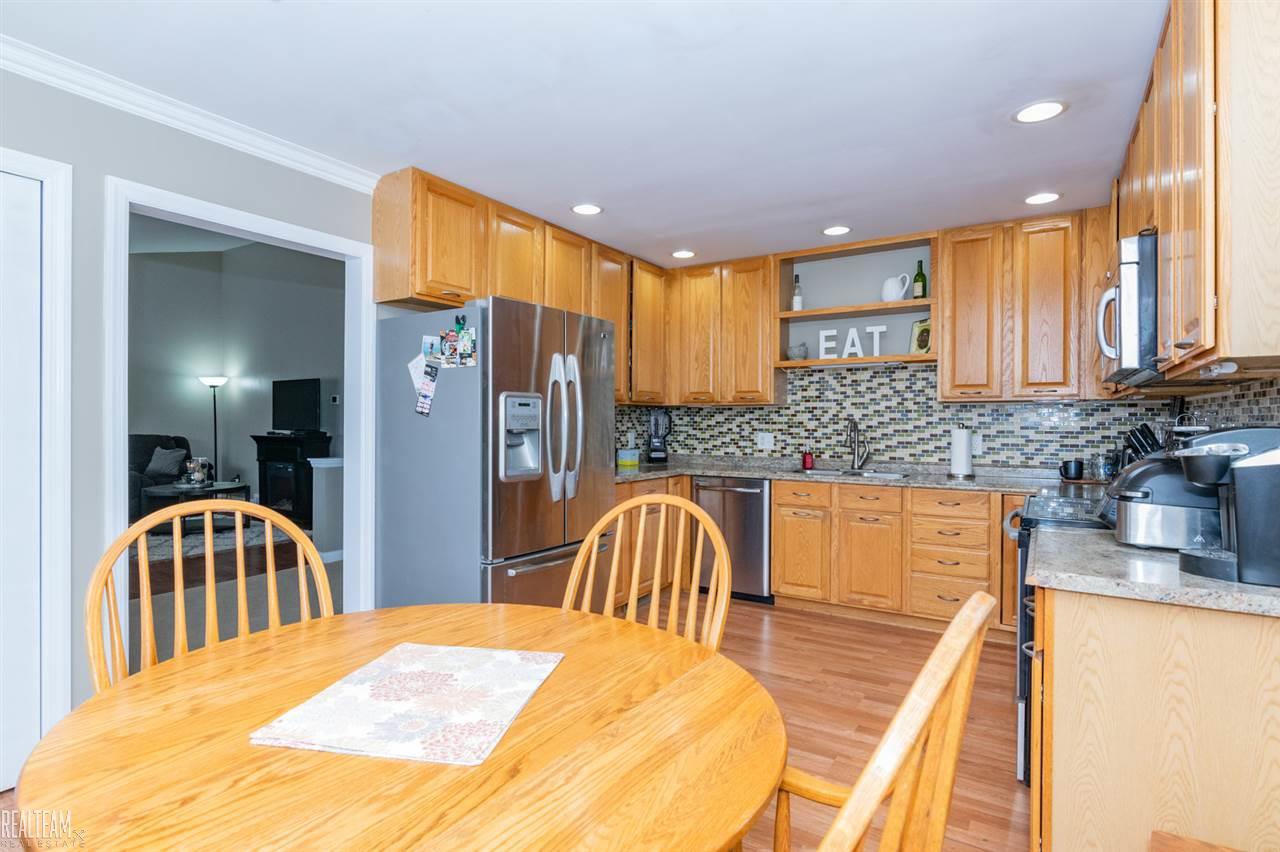 17730 Rainbow Road Fraser, MI 48026 - Photo 8 of 25 50006160-7.JPG