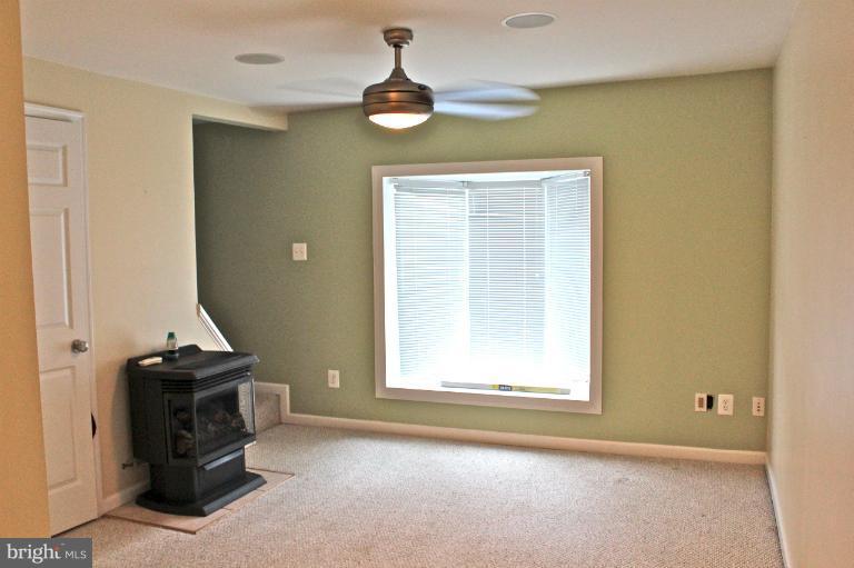 6722 Queens Road Alexandria, VA 22306 - Photo 24 of 28 Interior (General)