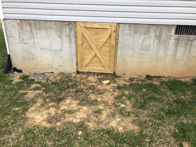 4168 Briggs Loop Kodak, TN 37764 - Photo 2 of 3 4168 briggs crawl space door