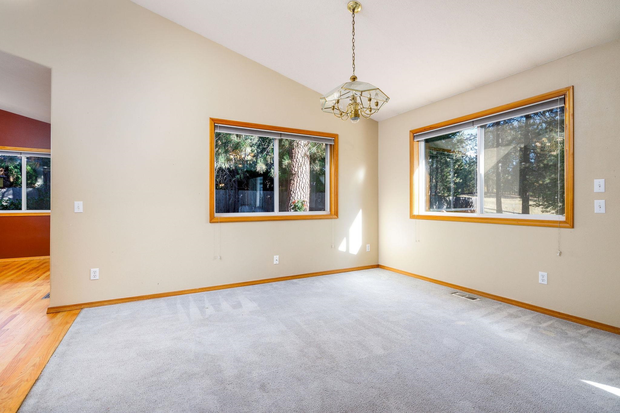 15512 North McKinnon Road Mead, WA 99021 - Photo 11 of 48