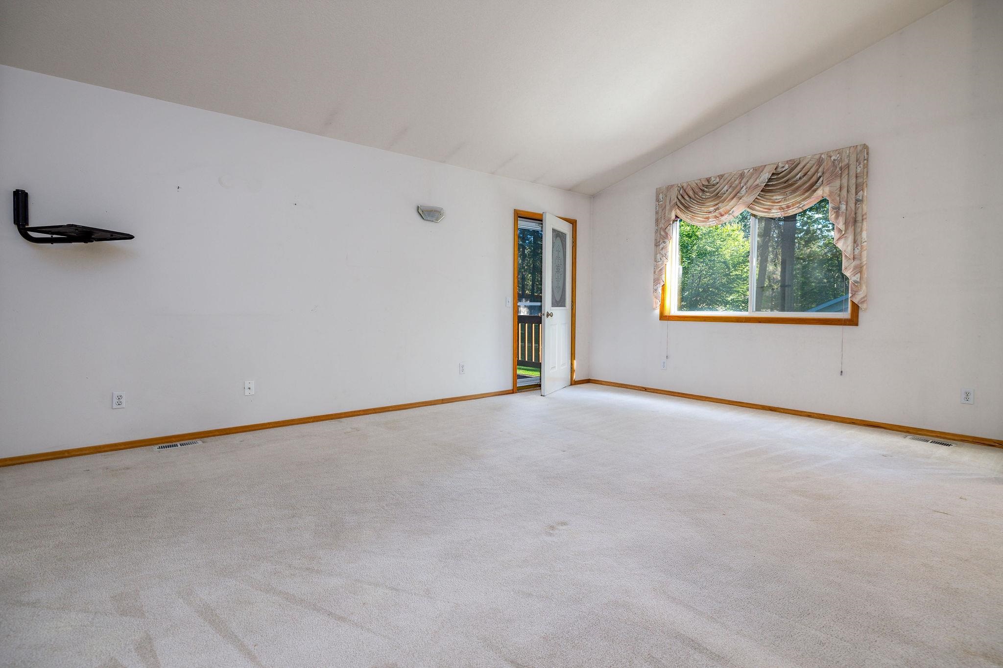 15512 North McKinnon Road Mead, WA 99021 - Photo 17 of 48