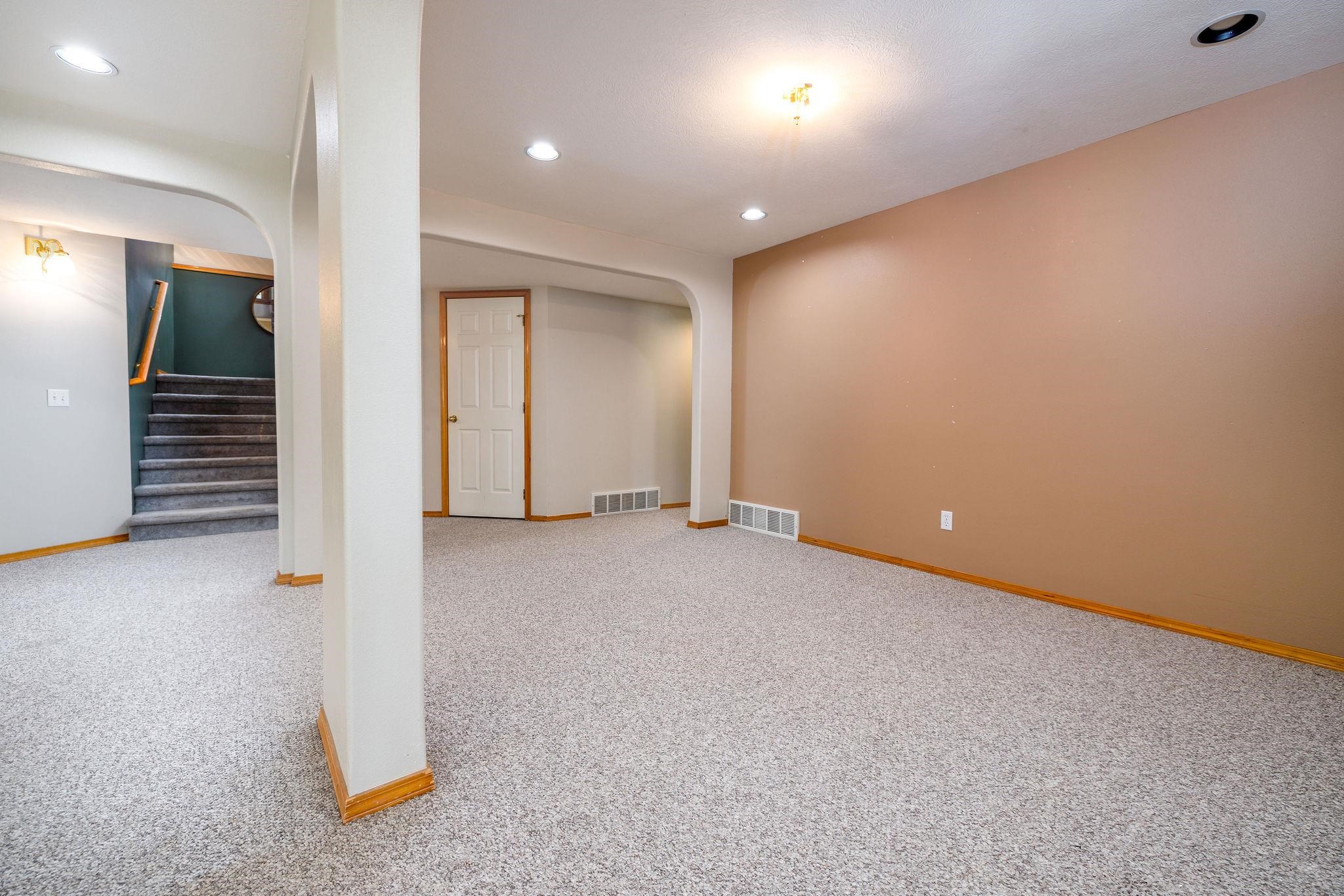 15512 North McKinnon Road Mead, WA 99021 - Photo 27 of 48