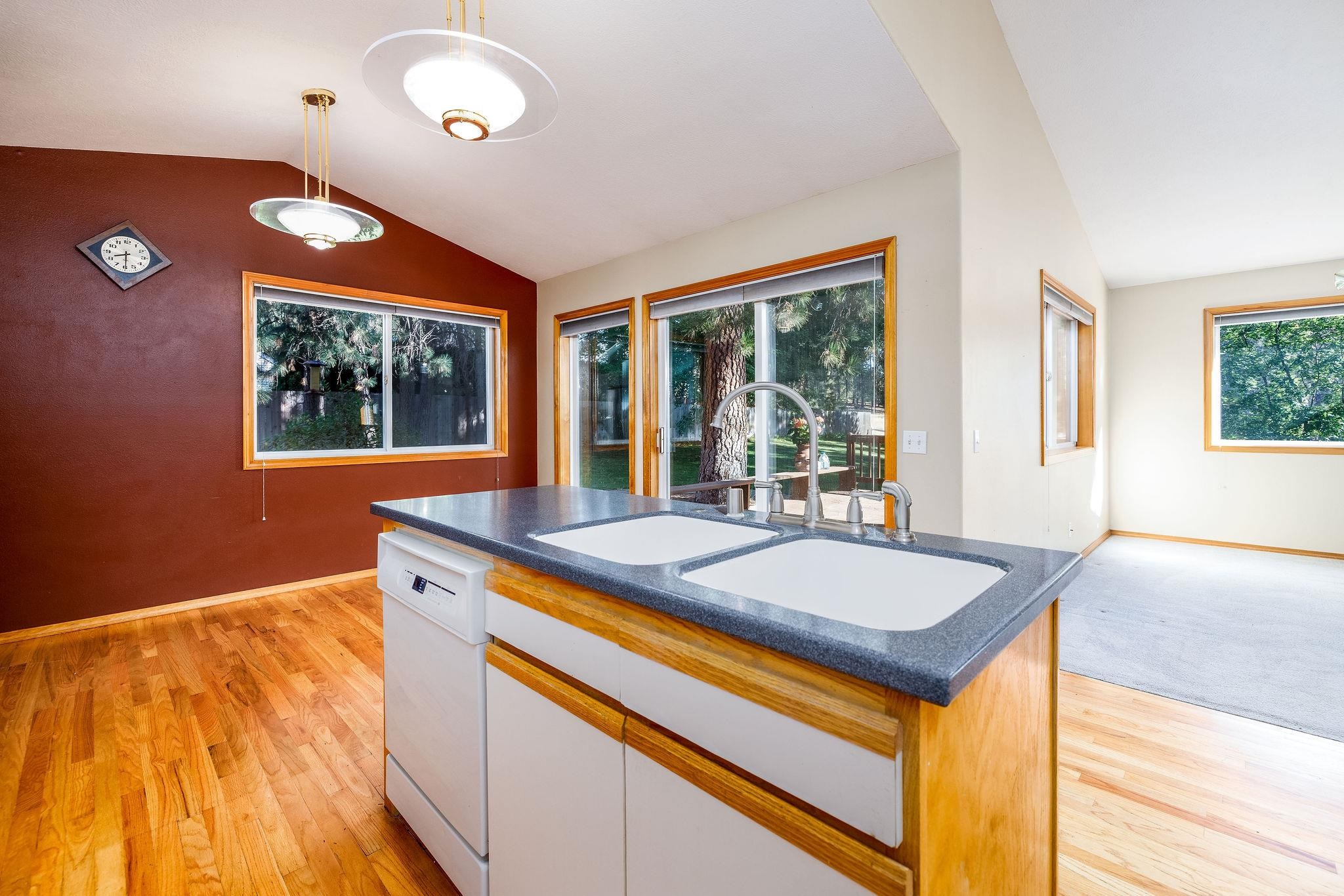 15512 North McKinnon Road Mead, WA 99021 - Photo 9 of 48