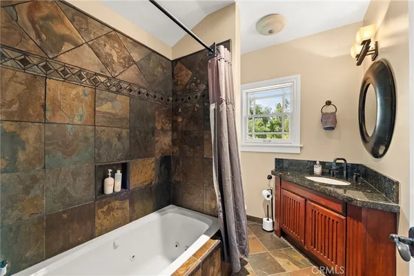 a view of a yard with a house