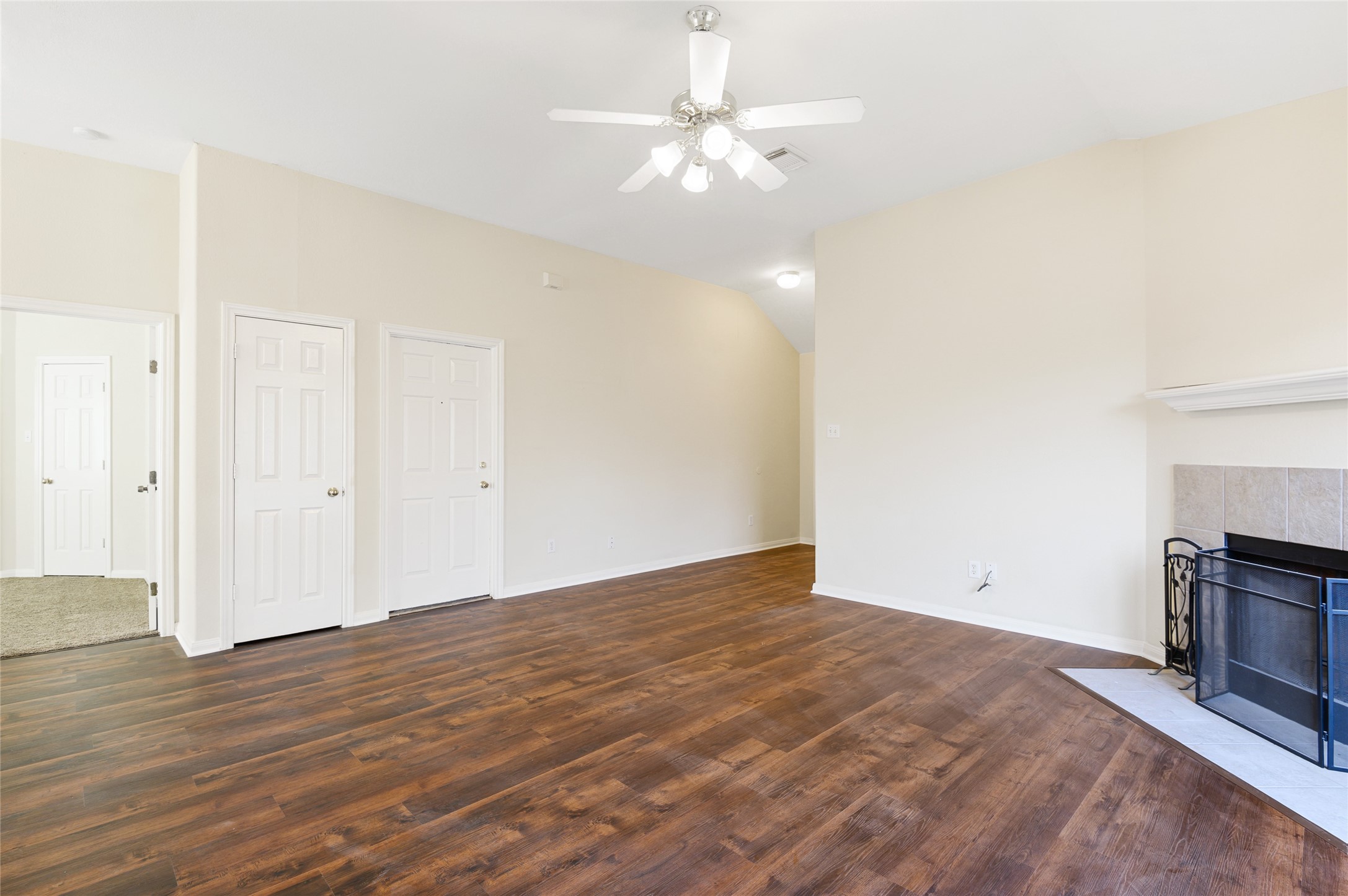 203 Paradise Lane Montgomery, TX 77356 - Photo 3 of 17