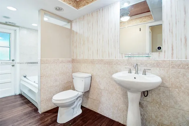 $599,900 | 1531 Southwest 67th Terrace, Plantation, FL 33317