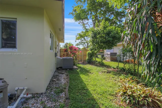 $599,900 | 1531 Southwest 67th Terrace, Plantation, FL 33317