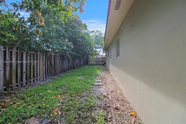 $599,900 | 1531 Southwest 67th Terrace, Plantation, FL 33317