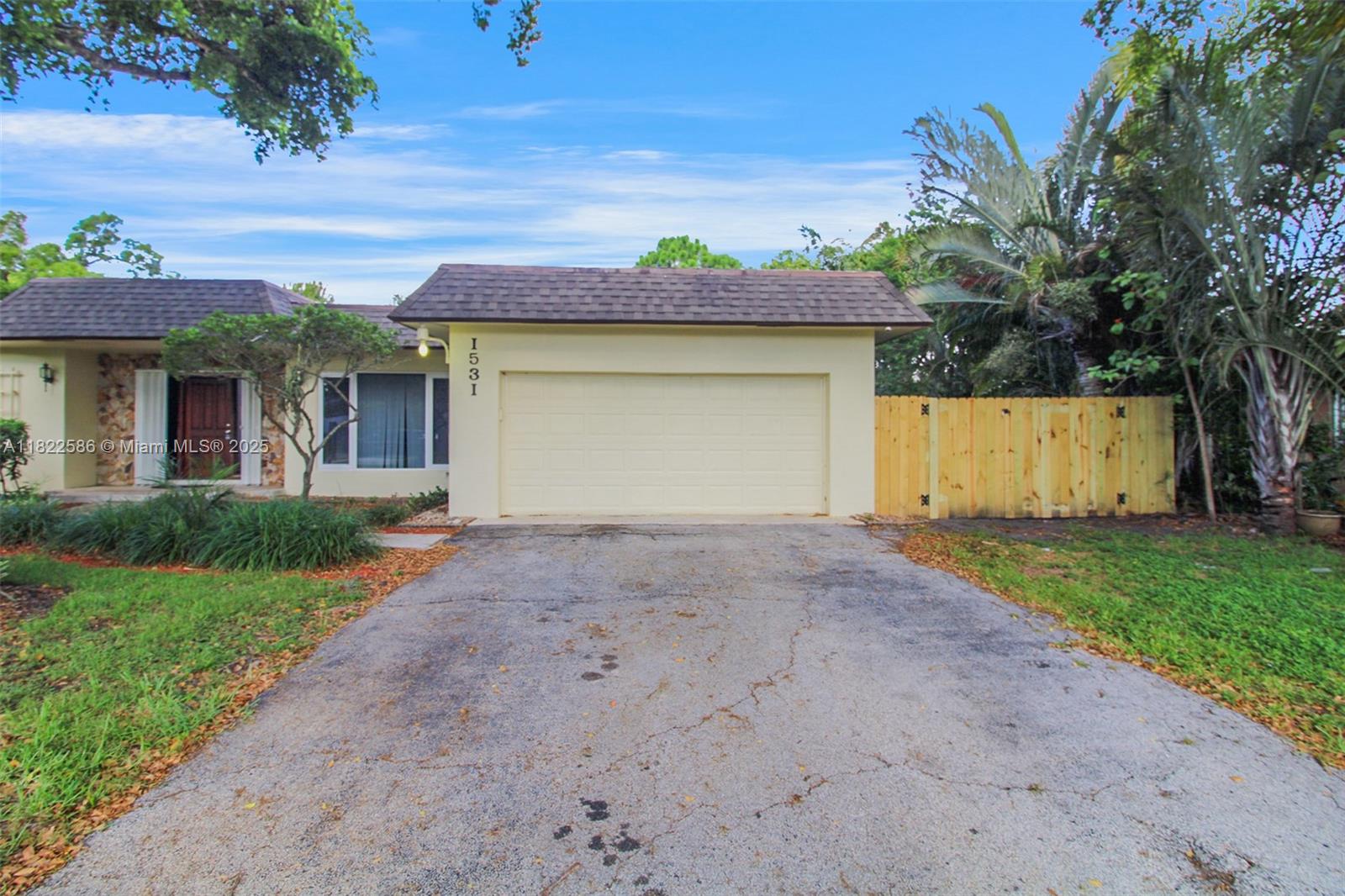 1531 Southwest 67th Terrace Plantation, FL 33317 - Photo 27 of 33