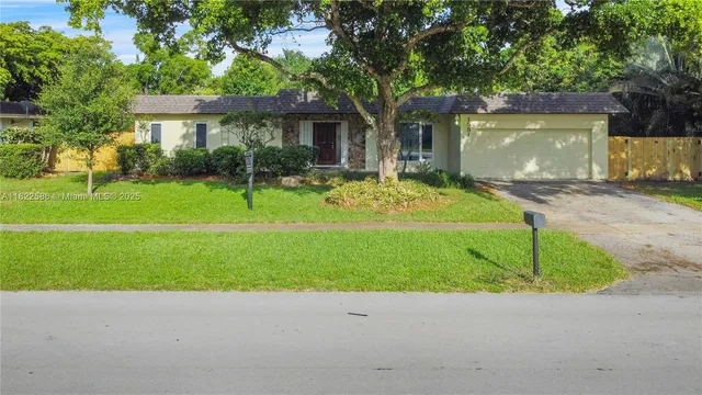 $599,900 | 1531 Southwest 67th Terrace, Plantation, FL 33317