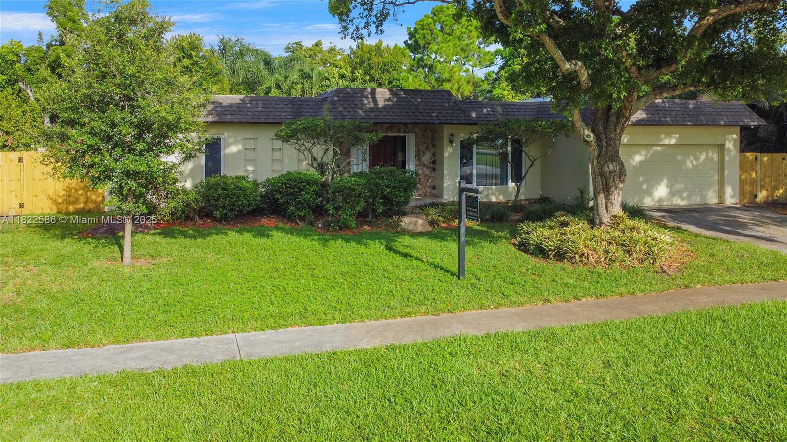 1531 Southwest 67th Terrace Plantation, FL 33317 - Photo 29 of 33