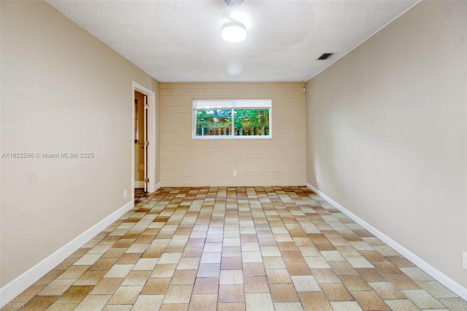 1531 Southwest 67th Terrace Plantation, FL 33317 - Photo 7 of 33