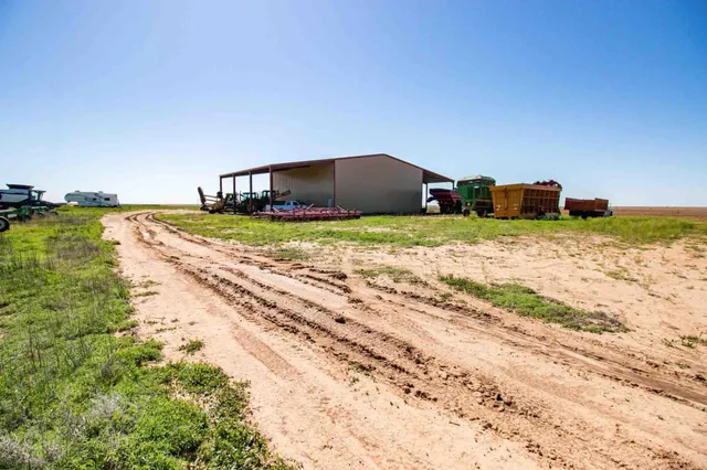 $1,997,977 | 1881 Happy Farm, Happy, TX 79042