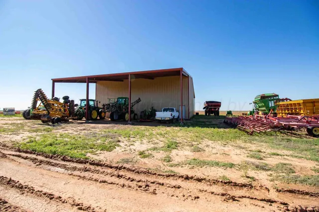 $1,997,977 | 1881 Happy Farm, Happy, TX 79042