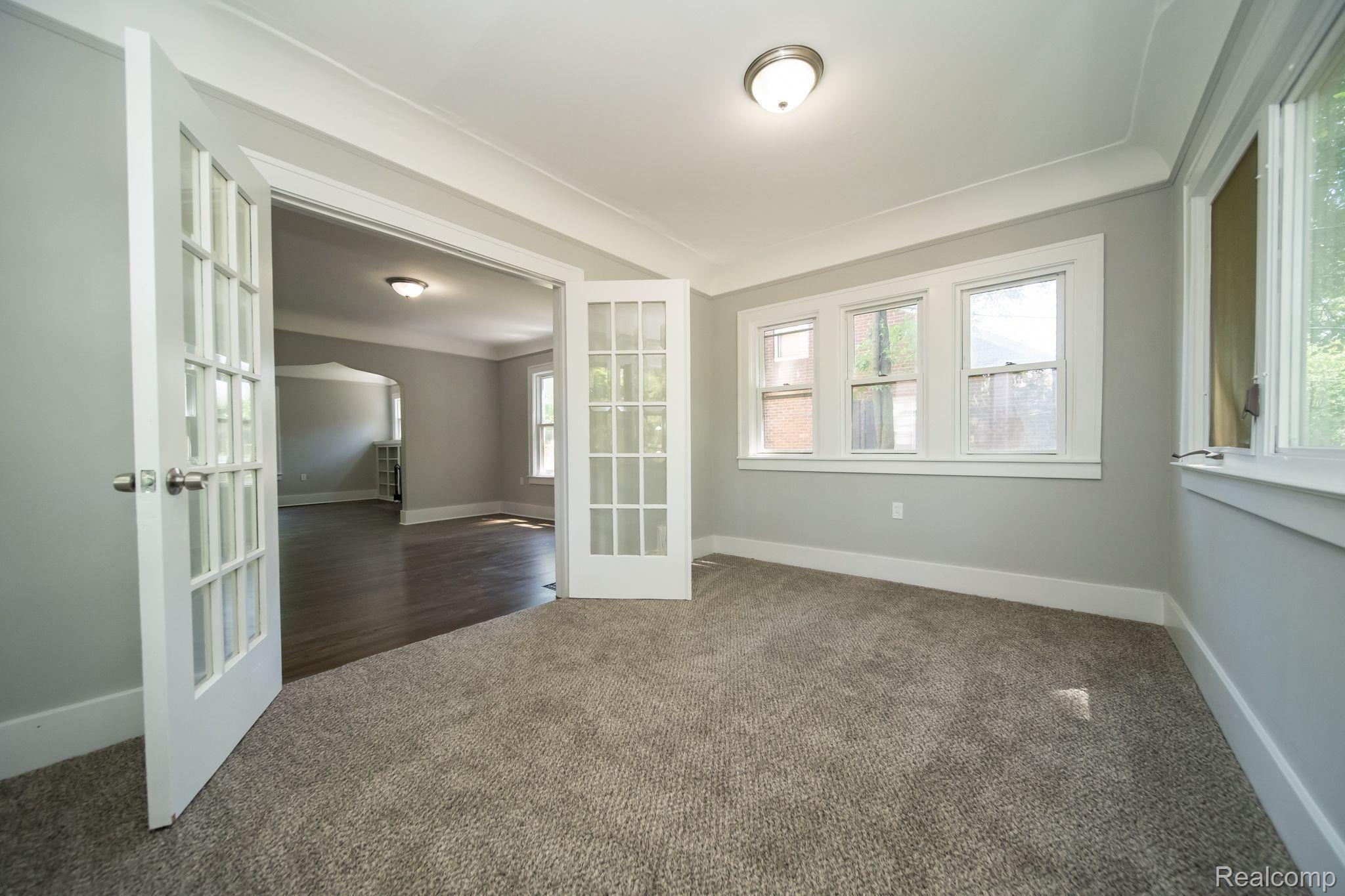735 Menominee Road Pontiac, MI 48341 - Photo 39 of 93 Gallery Image 39