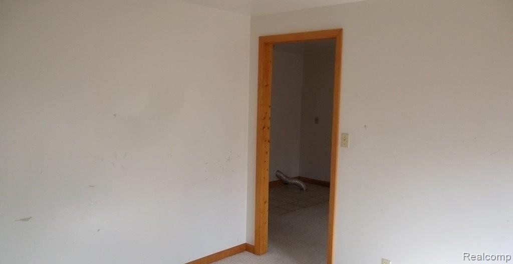 4279 Torrey Road Flint, MI 48507 - Photo 11 of 25 SAM_1474.JPG