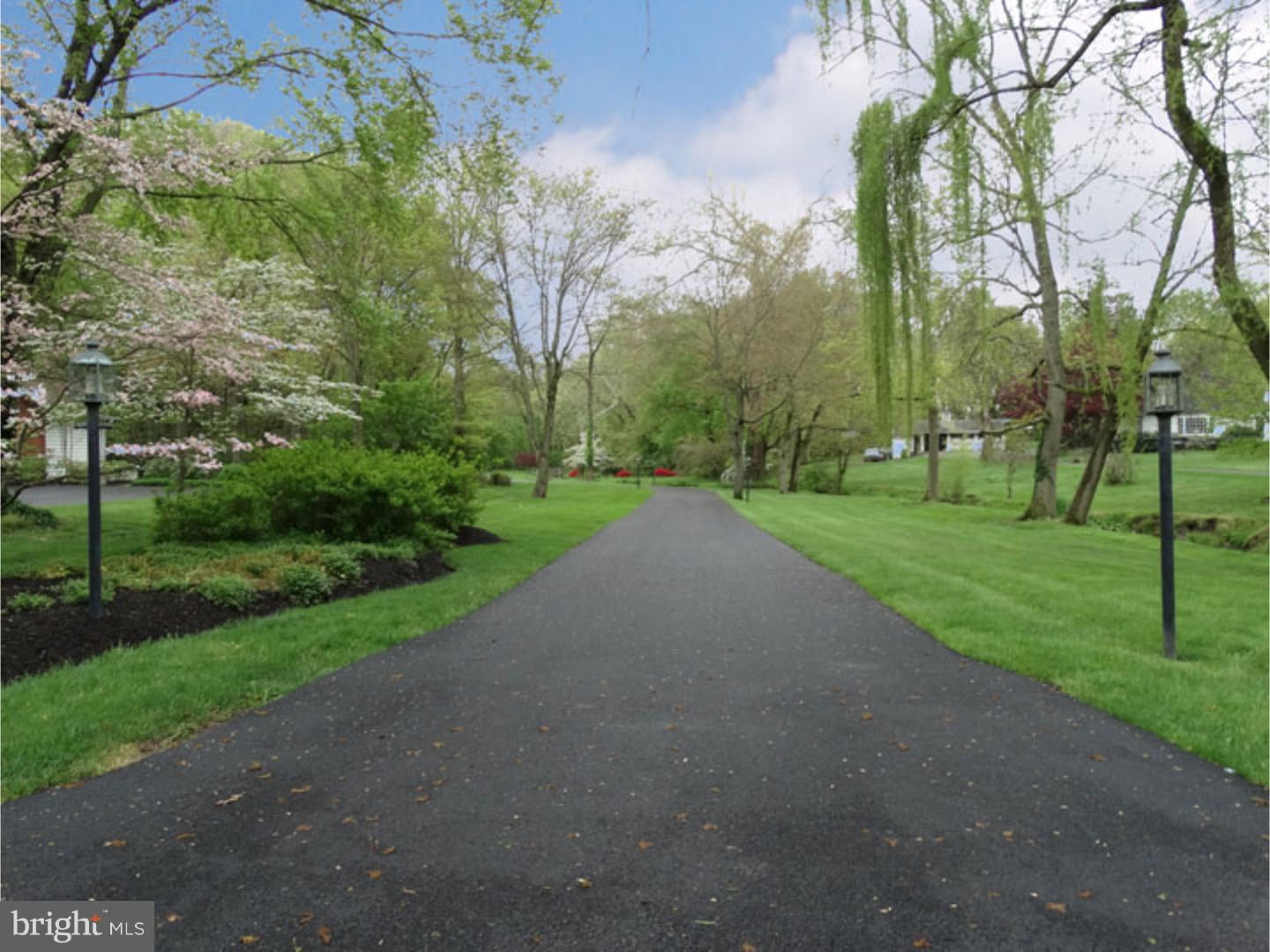 829 Edgewood Road Yardley, PA 19067 - Photo 3 of 25 Driveway
