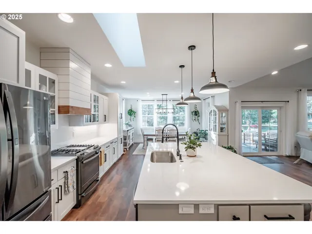 $710,000 | 41222 Highway 228, Sweet Home, OR 97386