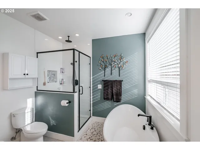 $710,000 | 41222 Highway 228, Sweet Home, OR 97386