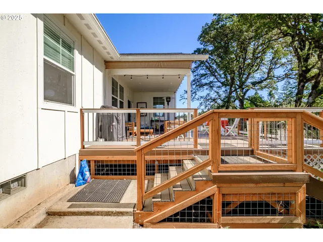 $710,000 | 41222 Highway 228, Sweet Home, OR 97386