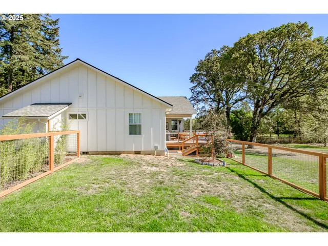 $710,000 | 41222 Highway 228, Sweet Home, OR 97386