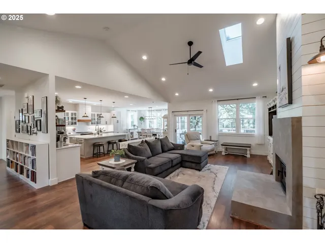 $710,000 | 41222 Highway 228, Sweet Home, OR 97386