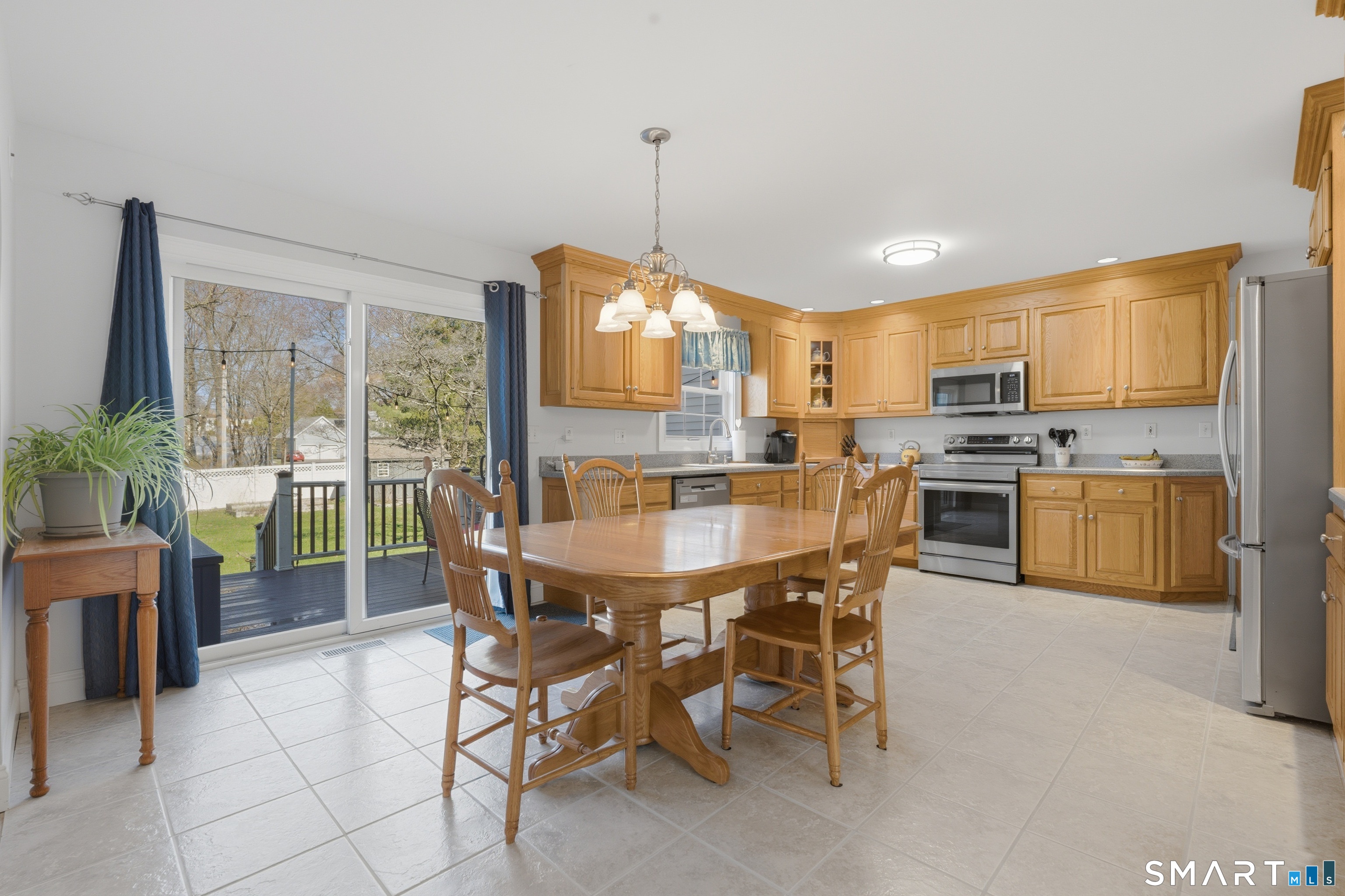 5 Arrowhead Road Trumbull, CT 06611 - Photo 6 of 35