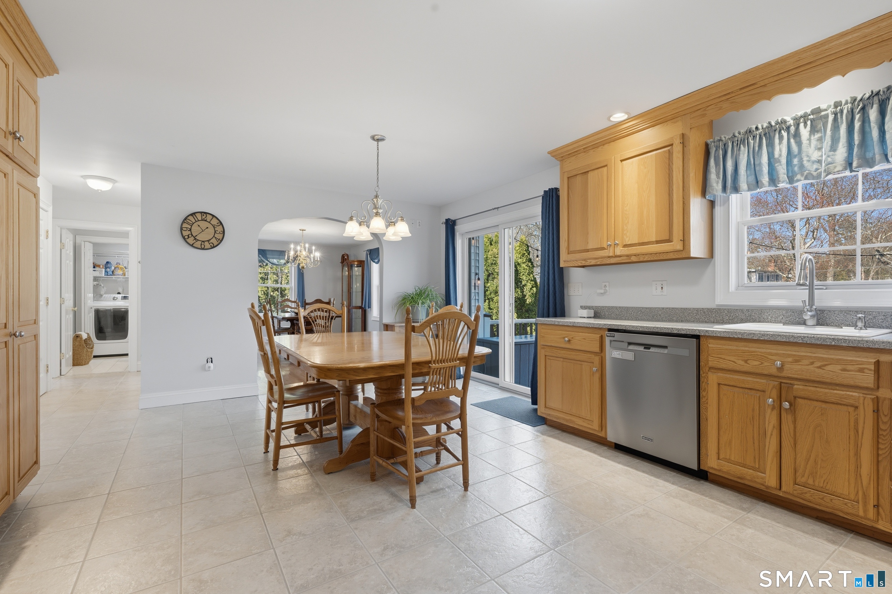 5 Arrowhead Road Trumbull, CT 06611 - Photo 7 of 35