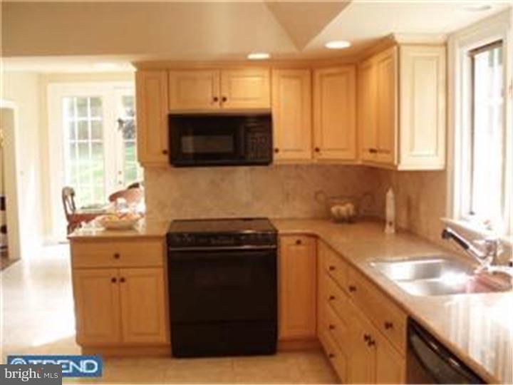 915 Exeter Crest Villanova, PA 19085 - Photo 8 of 10