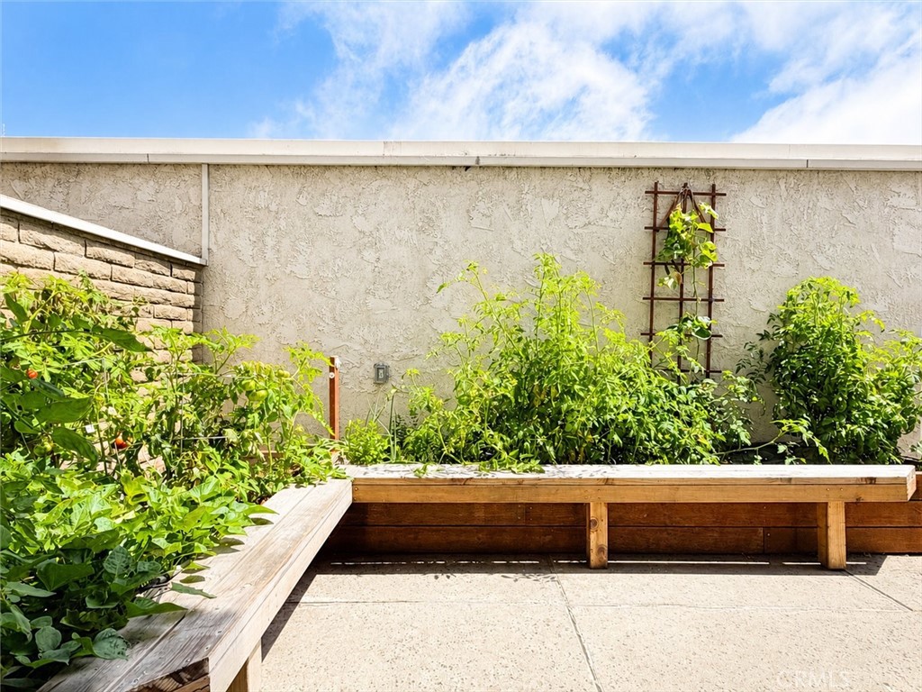 27943 Ridgebrook Court Rancho Palos Verdes, CA 90275 - Photo 30 of 42 Back Patio