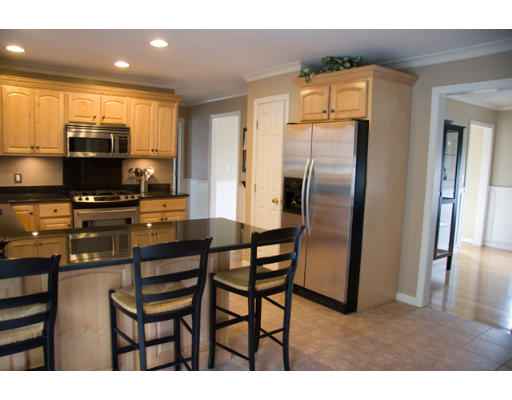 10 Mary Jane Road Franklin, MA 02038 - Photo 3 of 25 Gallery Image 3