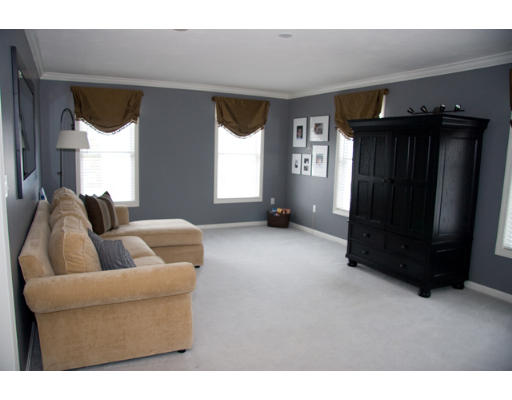 10 Mary Jane Road Franklin, MA 02038 - Photo 4 of 25 Gallery Image 4