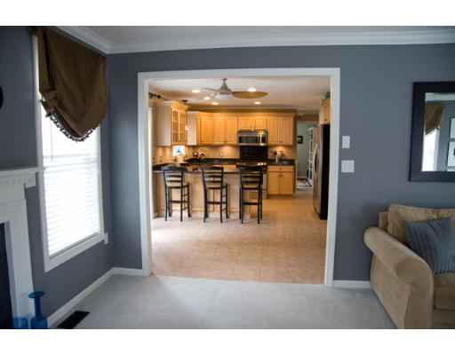 10 Mary Jane Road Franklin, MA 02038 - Photo 6 of 25 Gallery Image 6