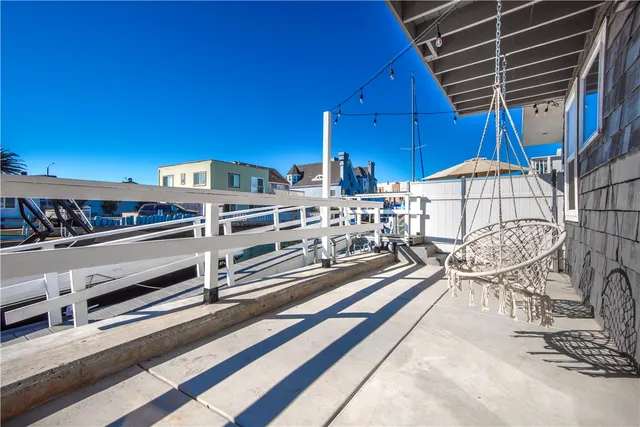 a view of a storage & utility room with washer and dryer
