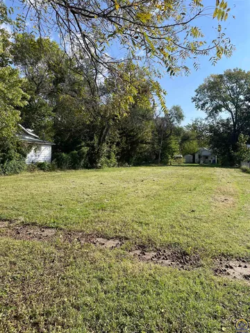 $6,500 | 220 Cottonwood Street, Emporia, KS 66801
