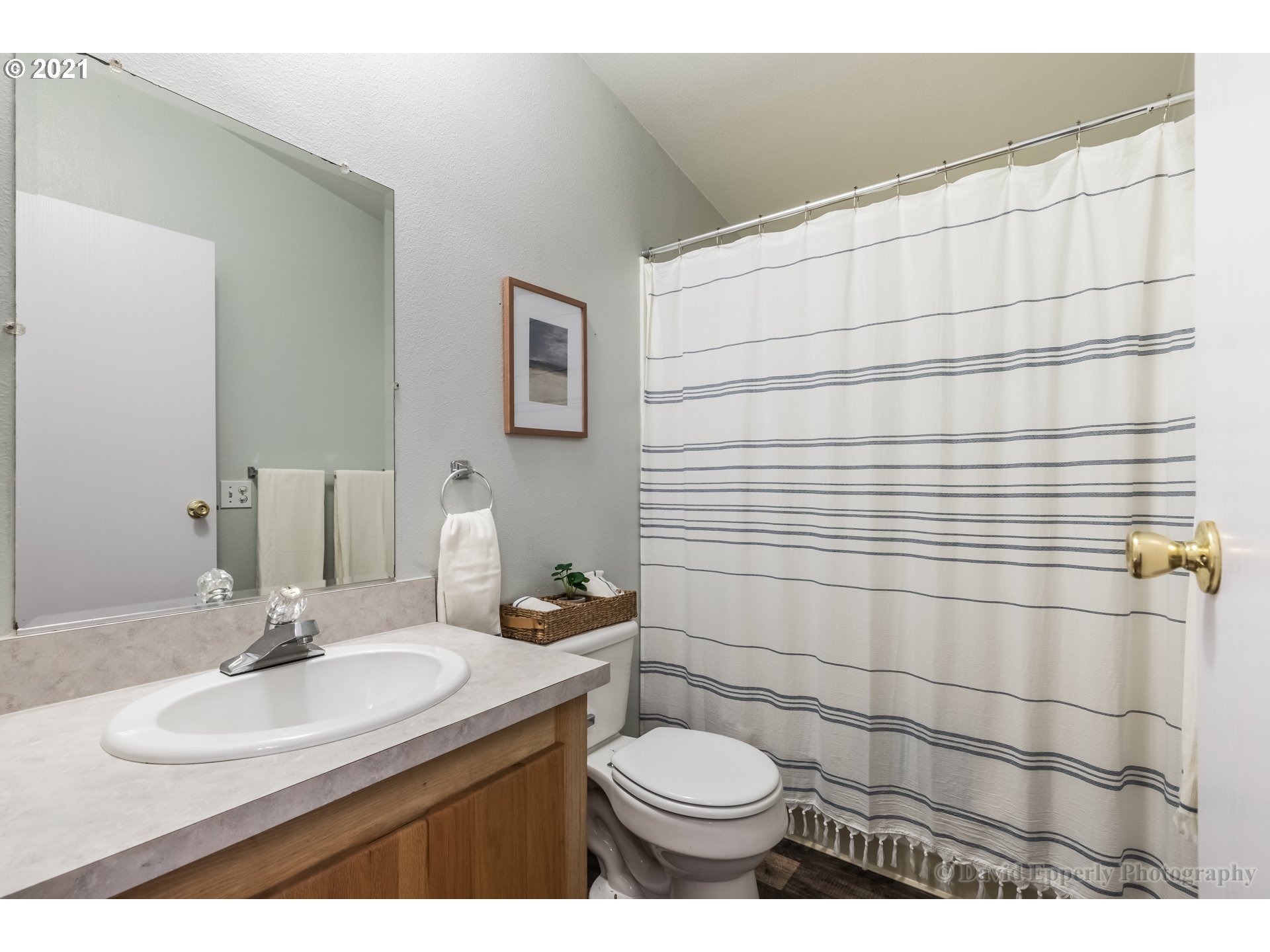 75040 Lewis Road Rainier, OR 97048 - Photo 13 of 22 a bathroom with a sink toilet and shower