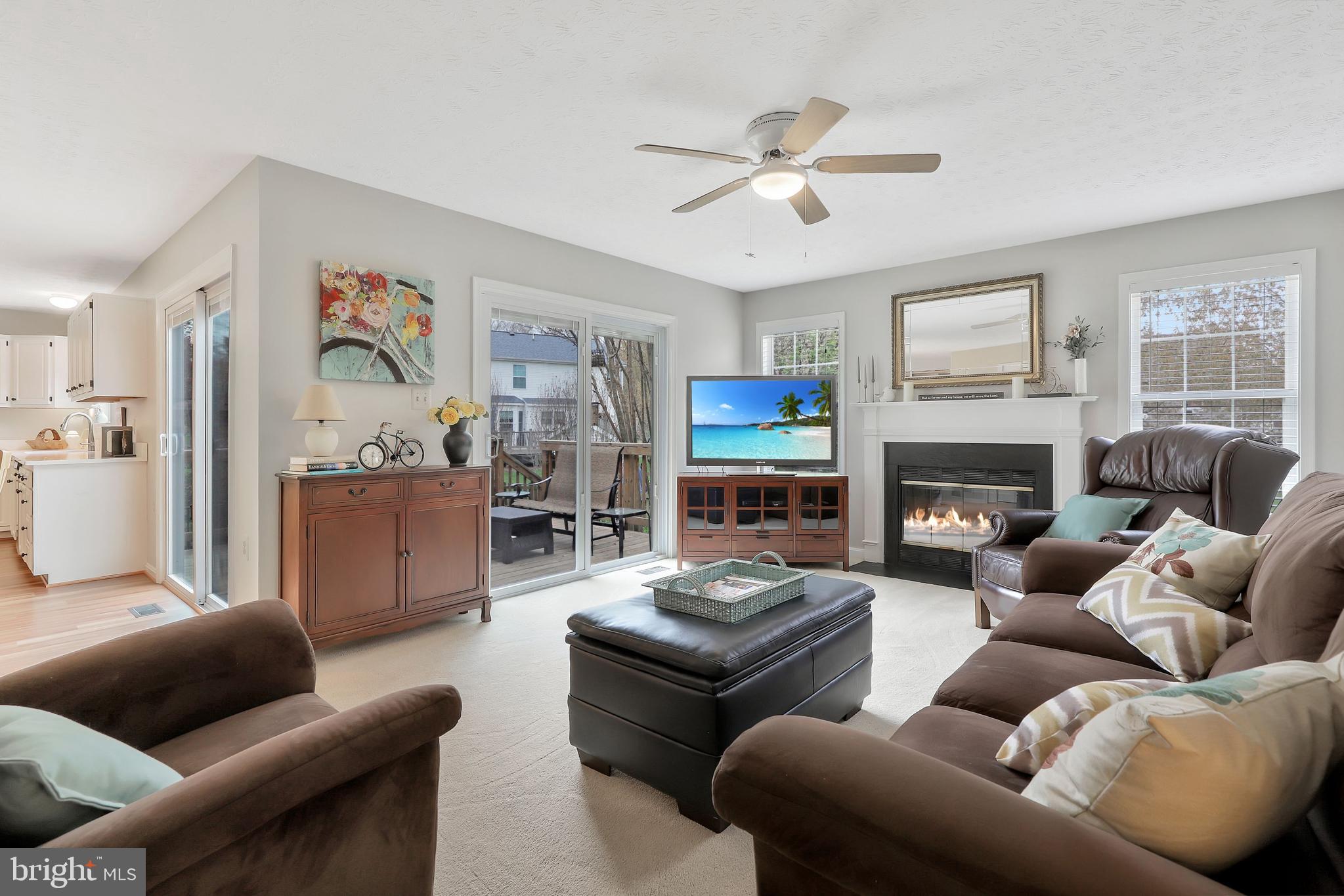 10426 Labrador Loop Manassas, VA 20112 - Photo 13 of 41 Family Room Open to Kitchen!