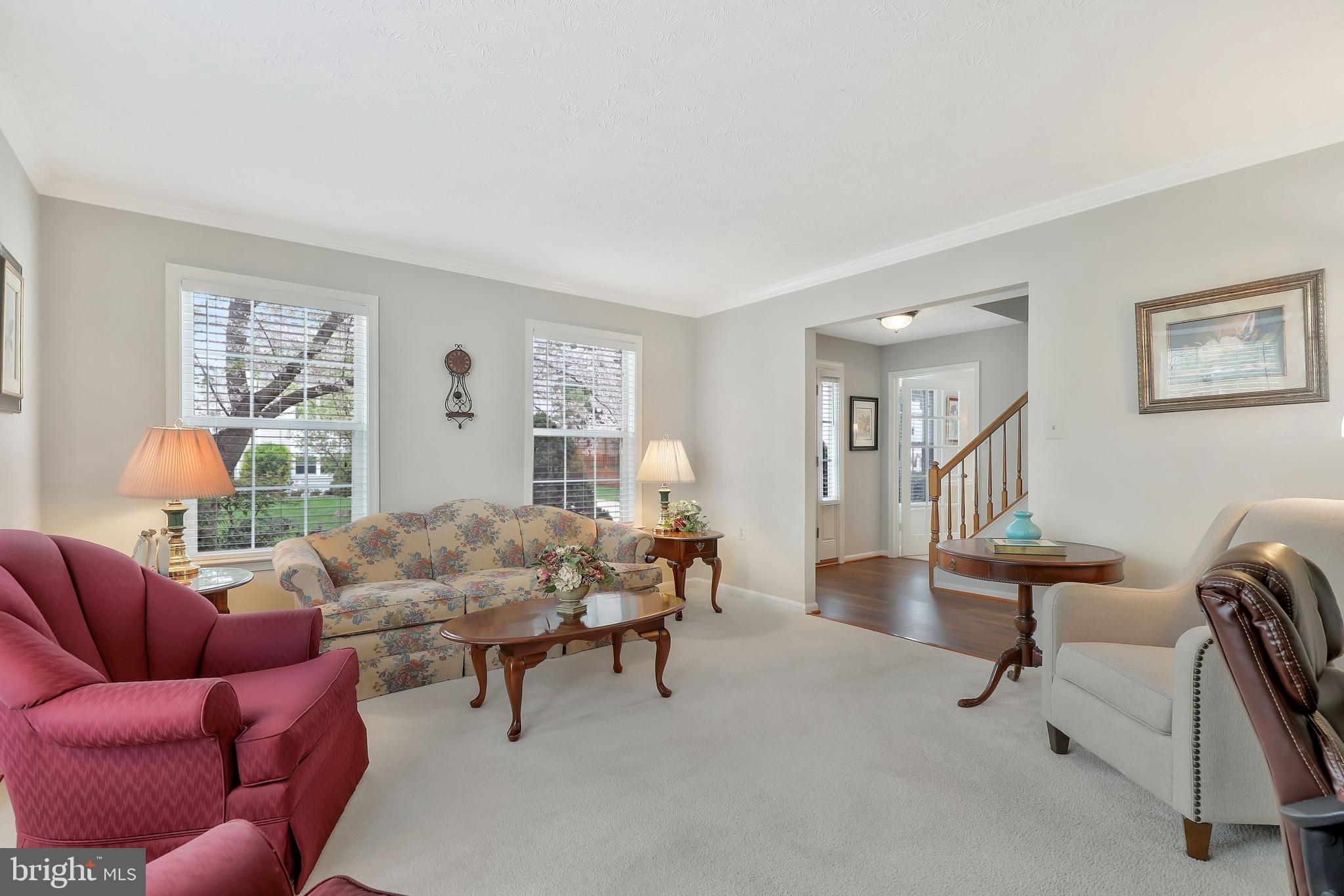 10426 Labrador Loop Manassas, VA 20112 - Photo 14 of 41 Bright and Cheery Living Room