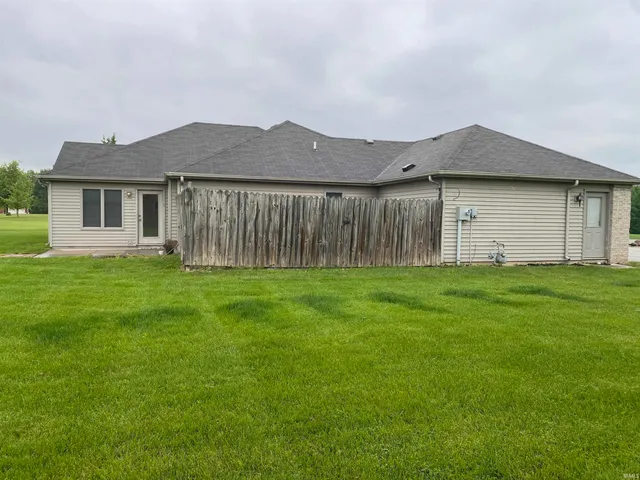 $299,900 | 240 Old Hickory Lane, Geneva, IN 46740