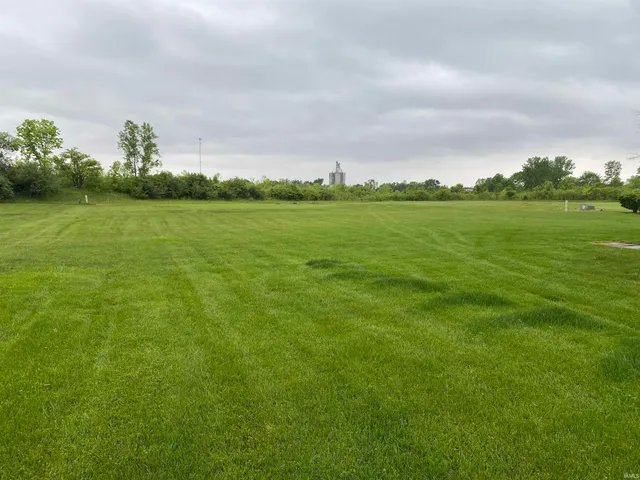 $299,900 | 240 Old Hickory Lane, Geneva, IN 46740