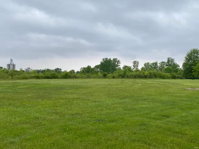 $299,900 | 240 Old Hickory Lane, Geneva, IN 46740