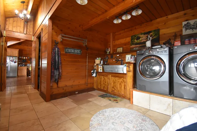 a view of a storage & utility room