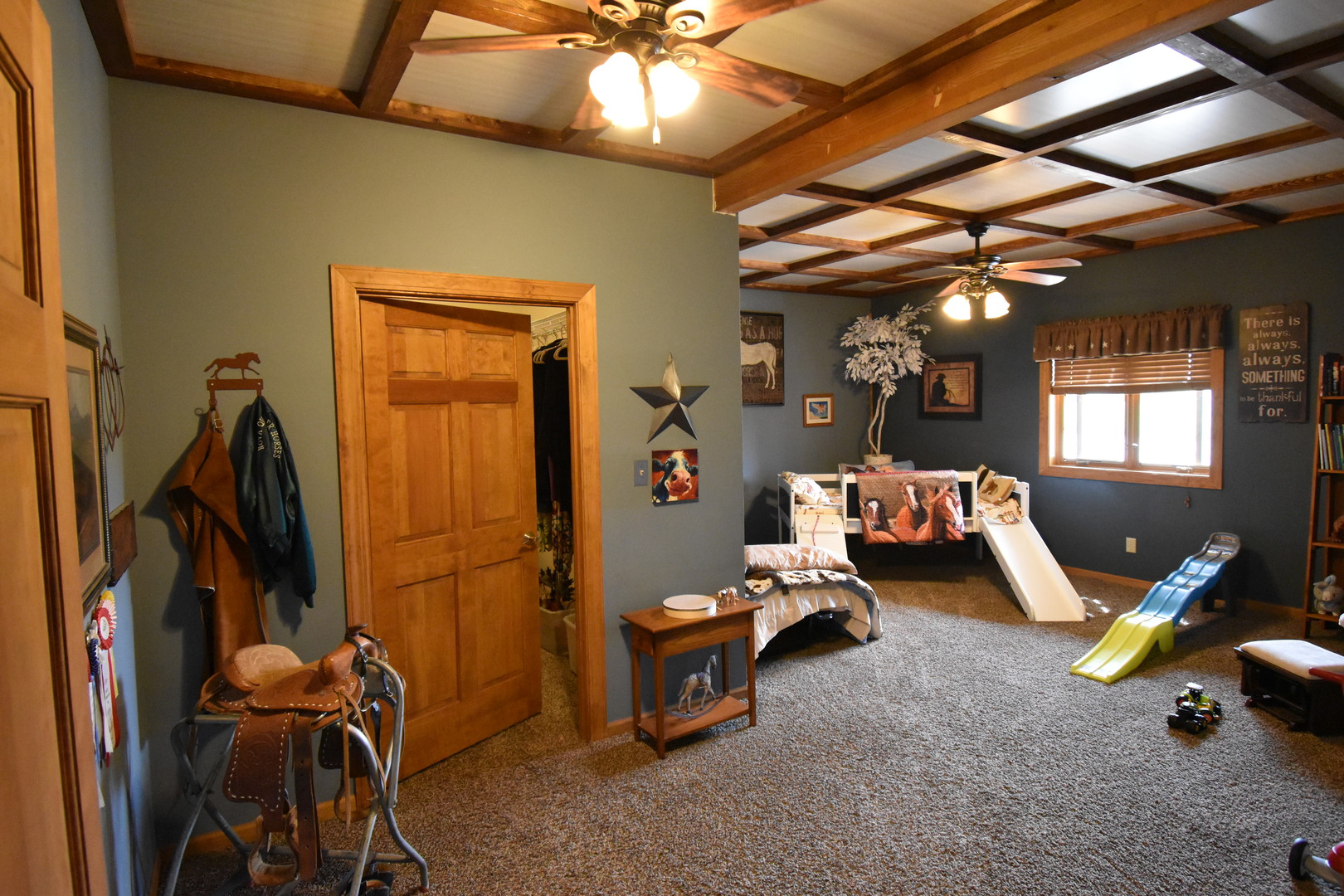 2951 North 28th Road Seneca, IL 61360 - Photo 35 of 53 a living room with furniture gym equipment and a window